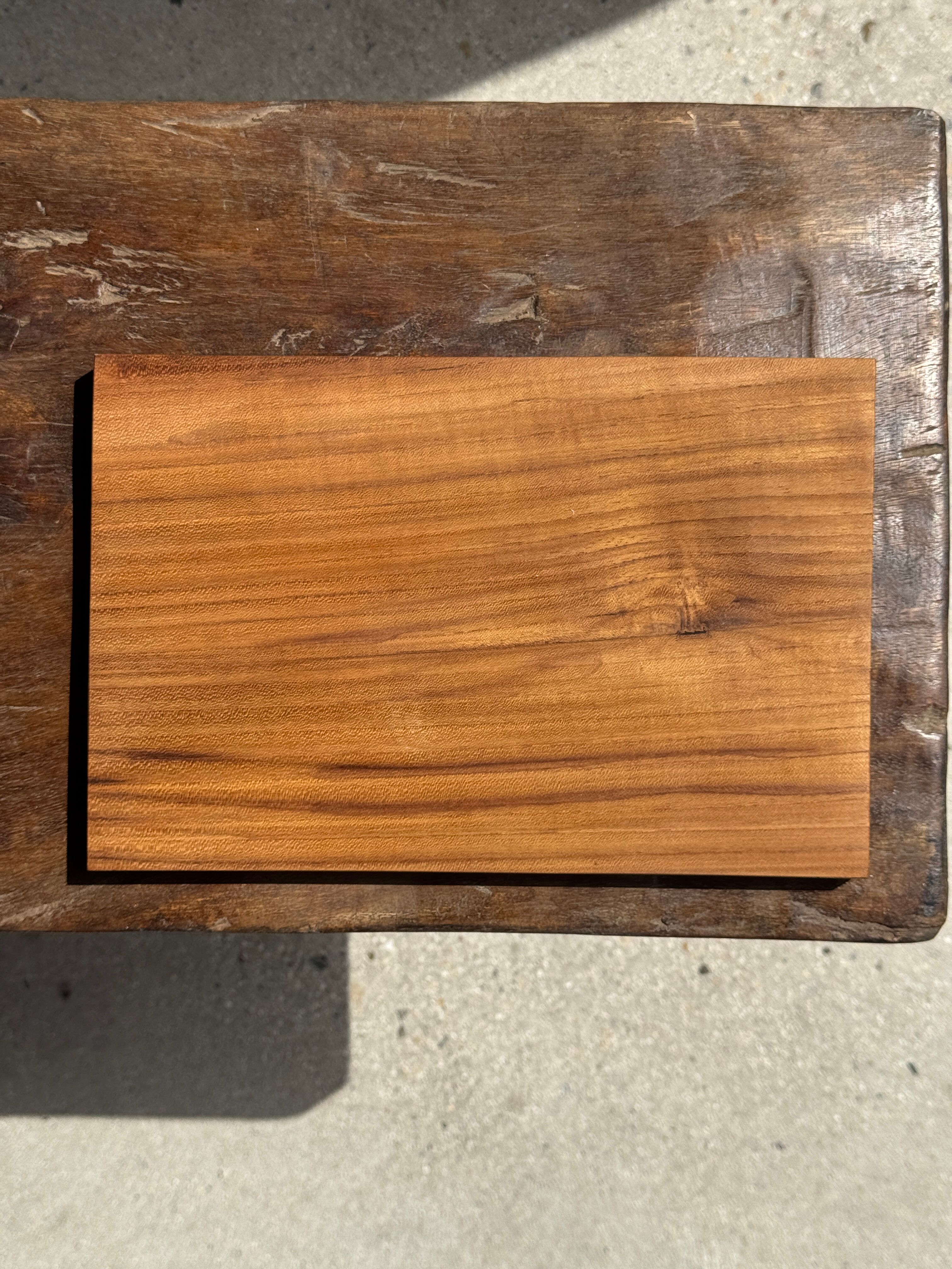 Rectangular solid teak plateau with carved edges 27x18.