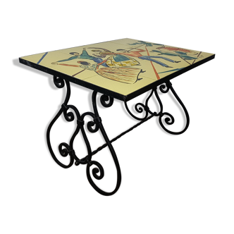 Wrought iron coffee table porcelain tray painted with a vintage Provencal scene 60s/70s