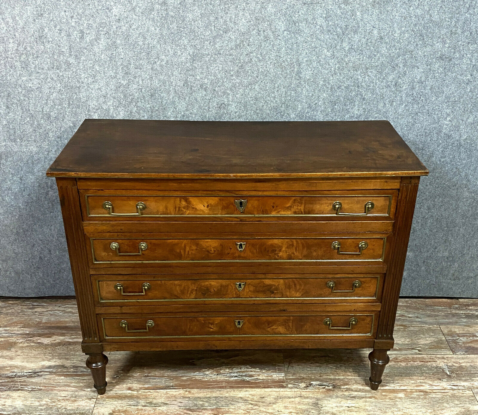 Louis XVI-era Parisian dresser in mahogany and gilded bronzes