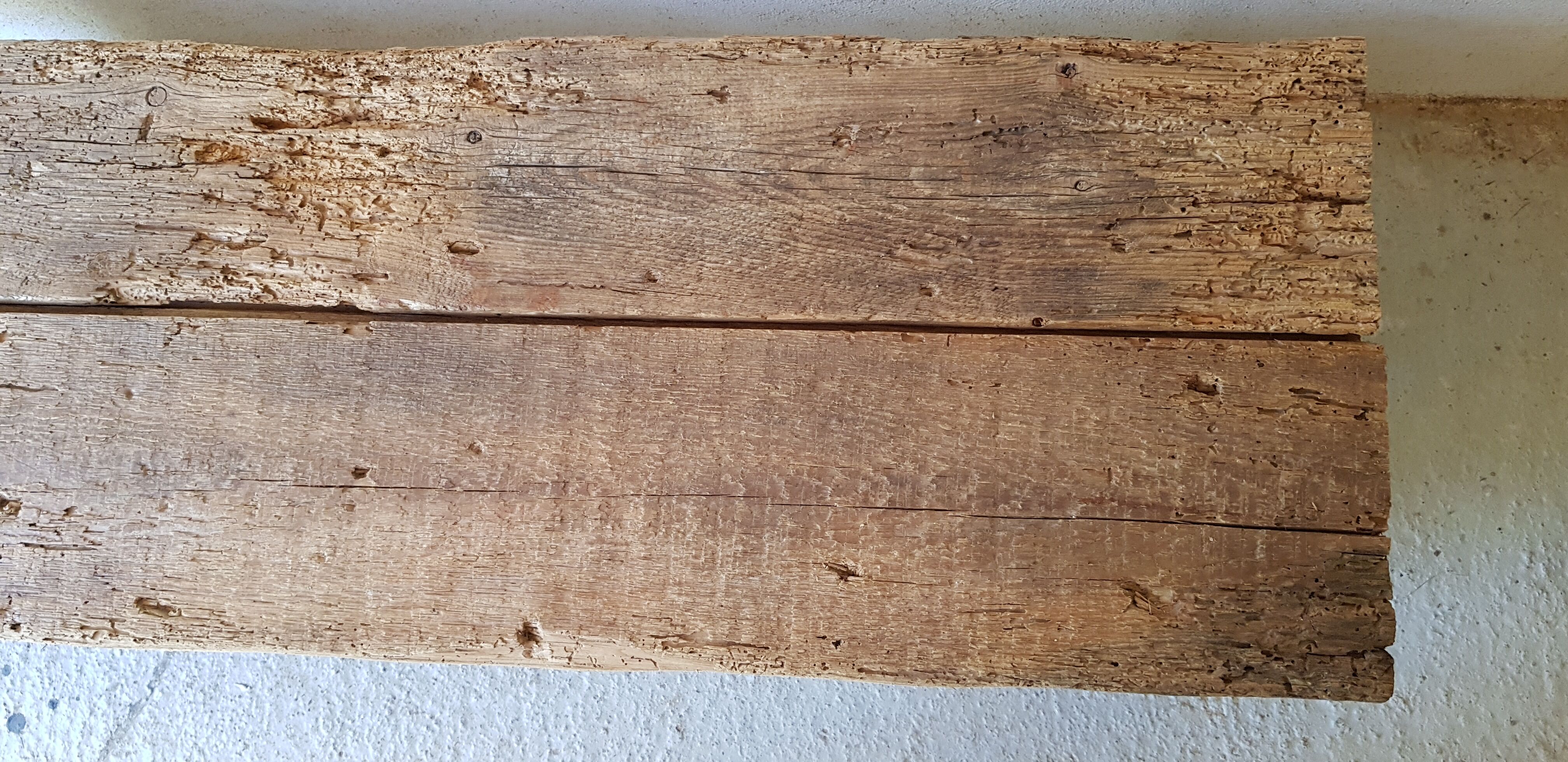 Coffee table wabi sabi