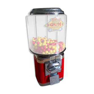 Chewing gum and candy dispenser