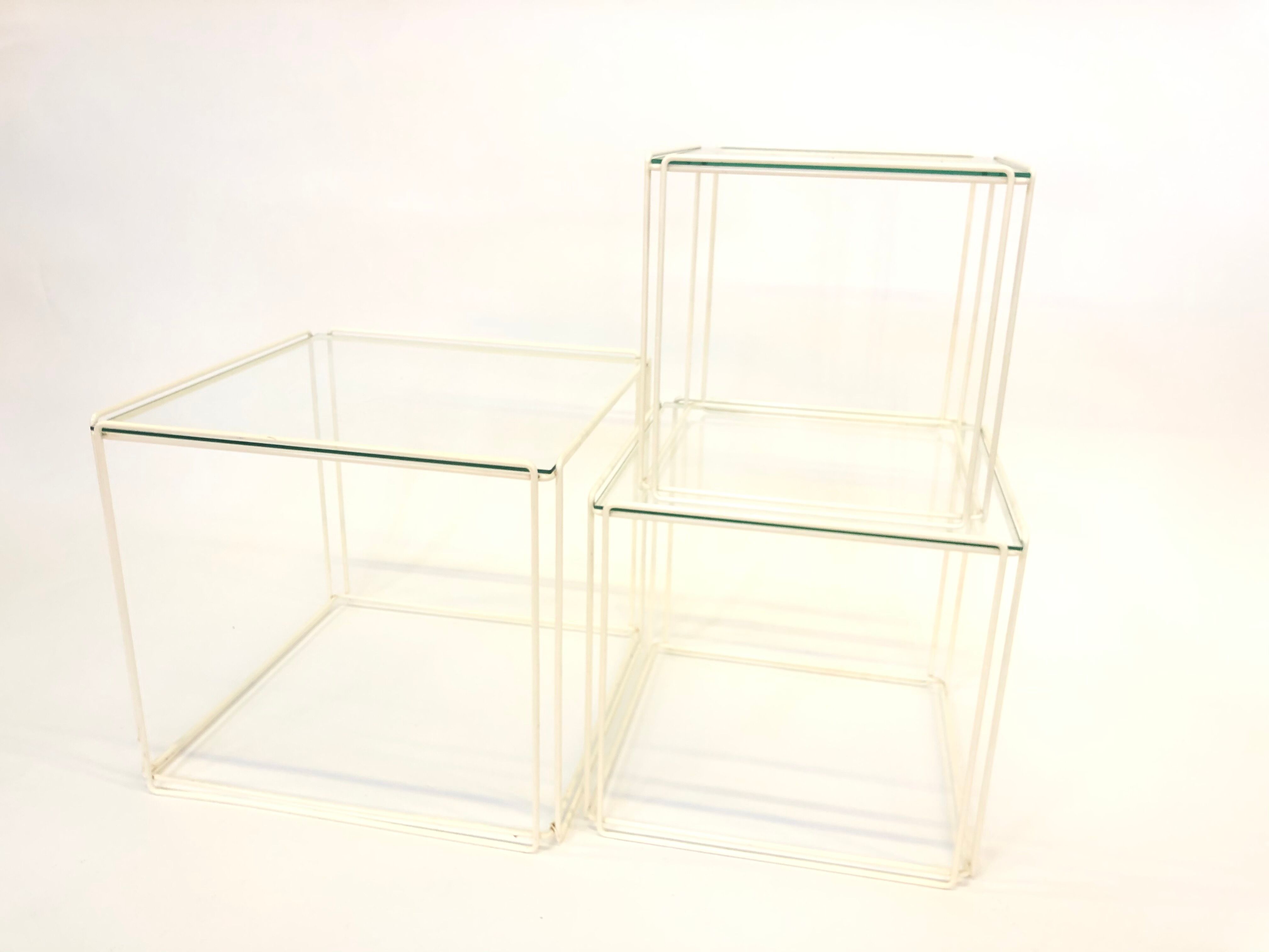 Tables design Max Sauze éditées par Isocèle