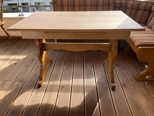 Corner bench for chalet