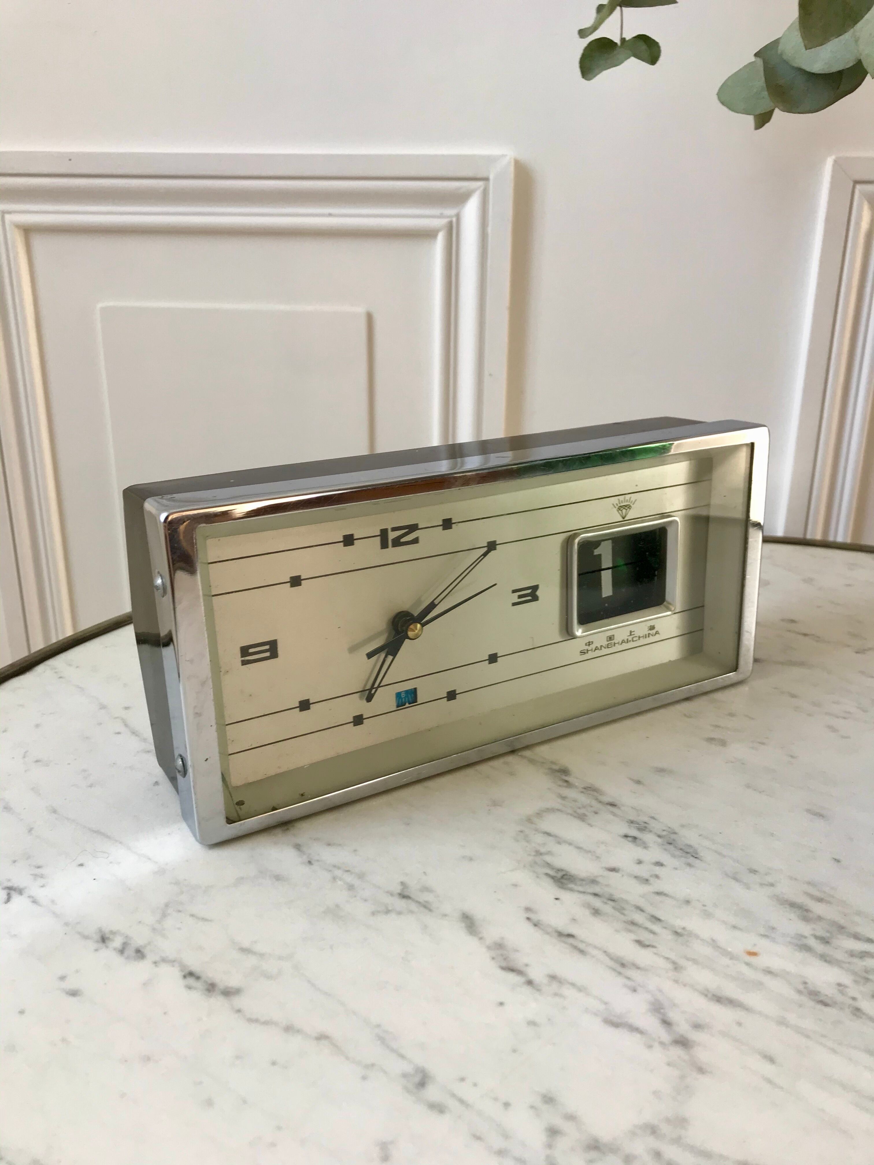 Vintage alarm clock Shanghai China Diamond 70s