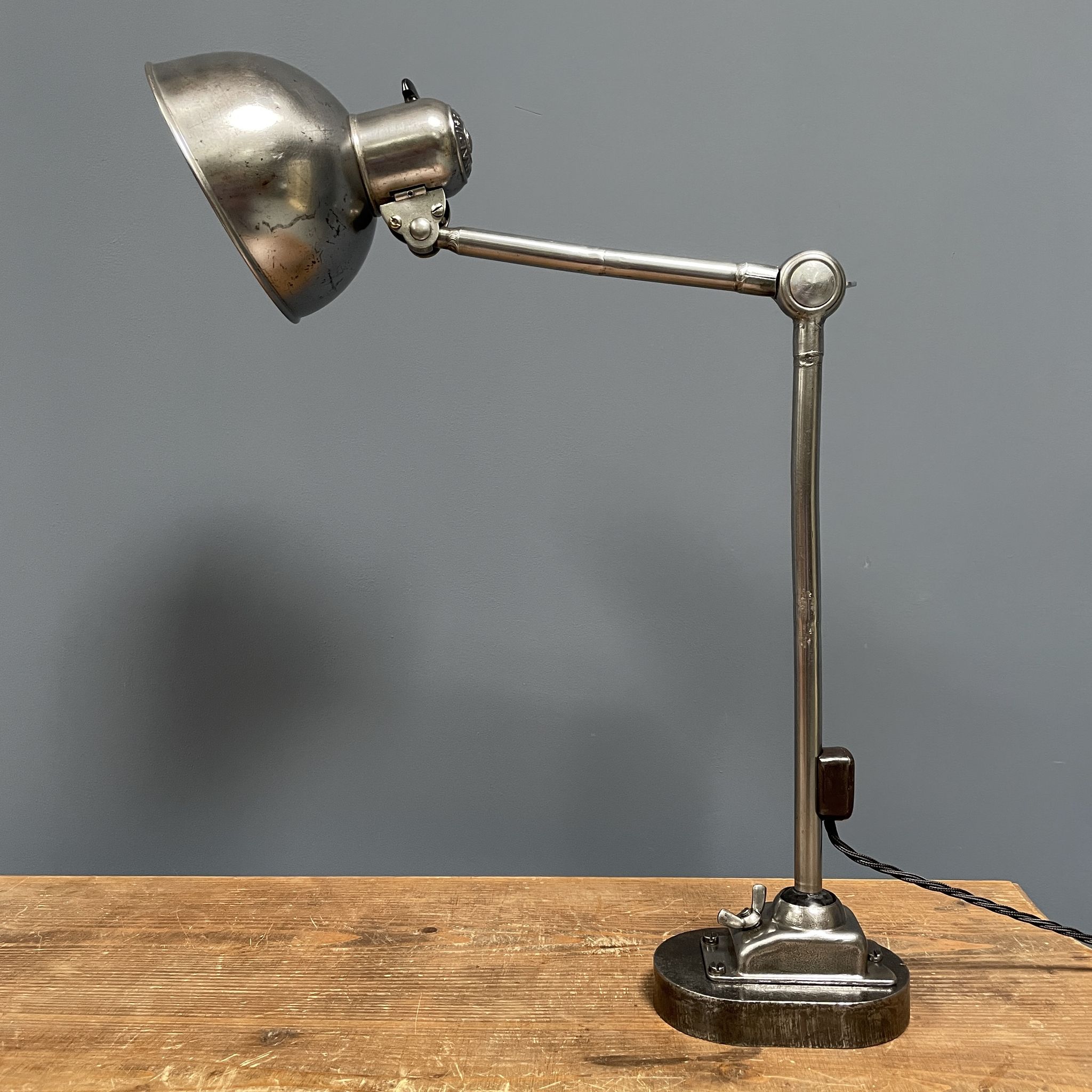 Lampe de table d’atelier Kaiser idell modèle 6726 polie des années 1930