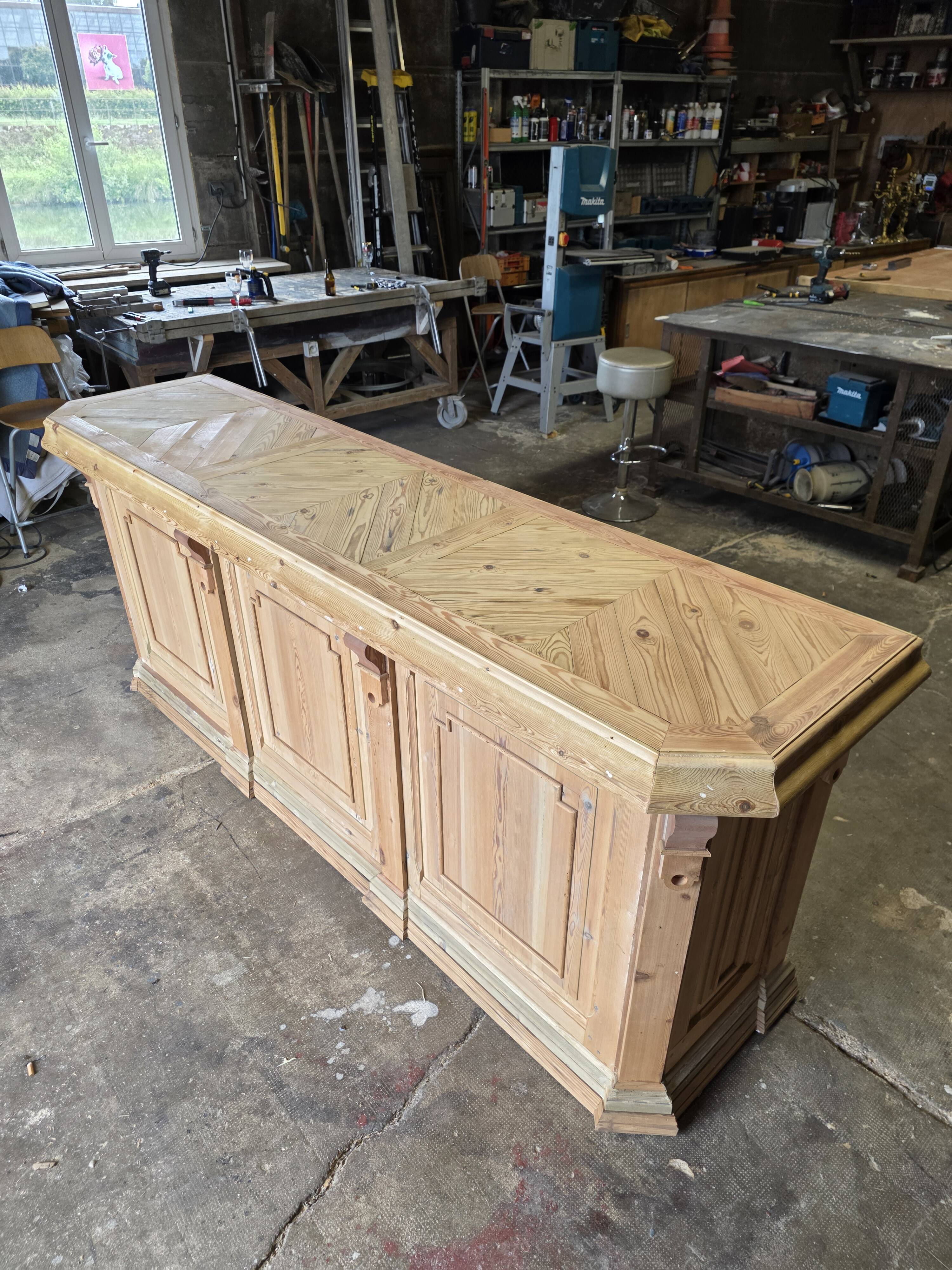 Trade counter