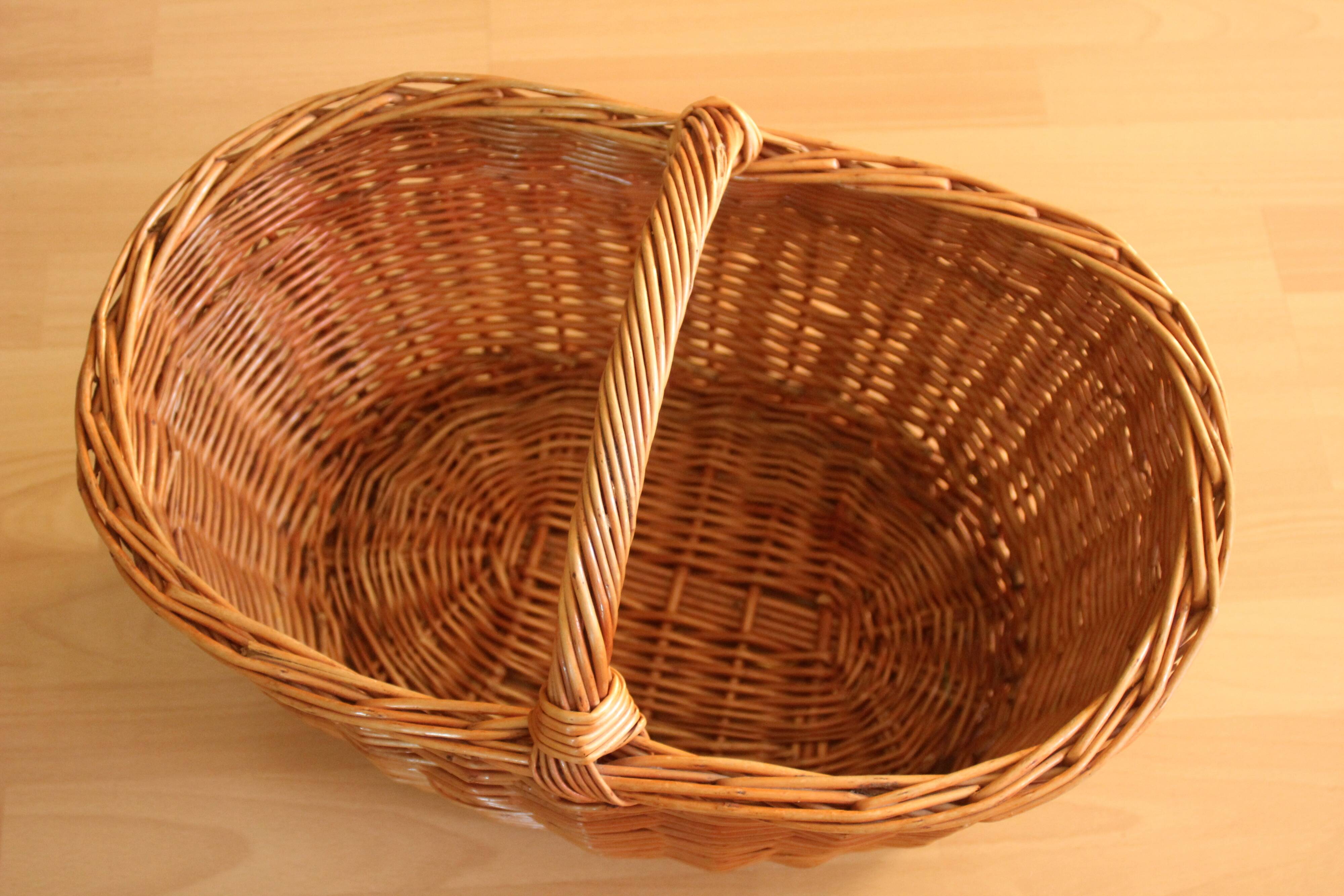 Panier en osier années 1980