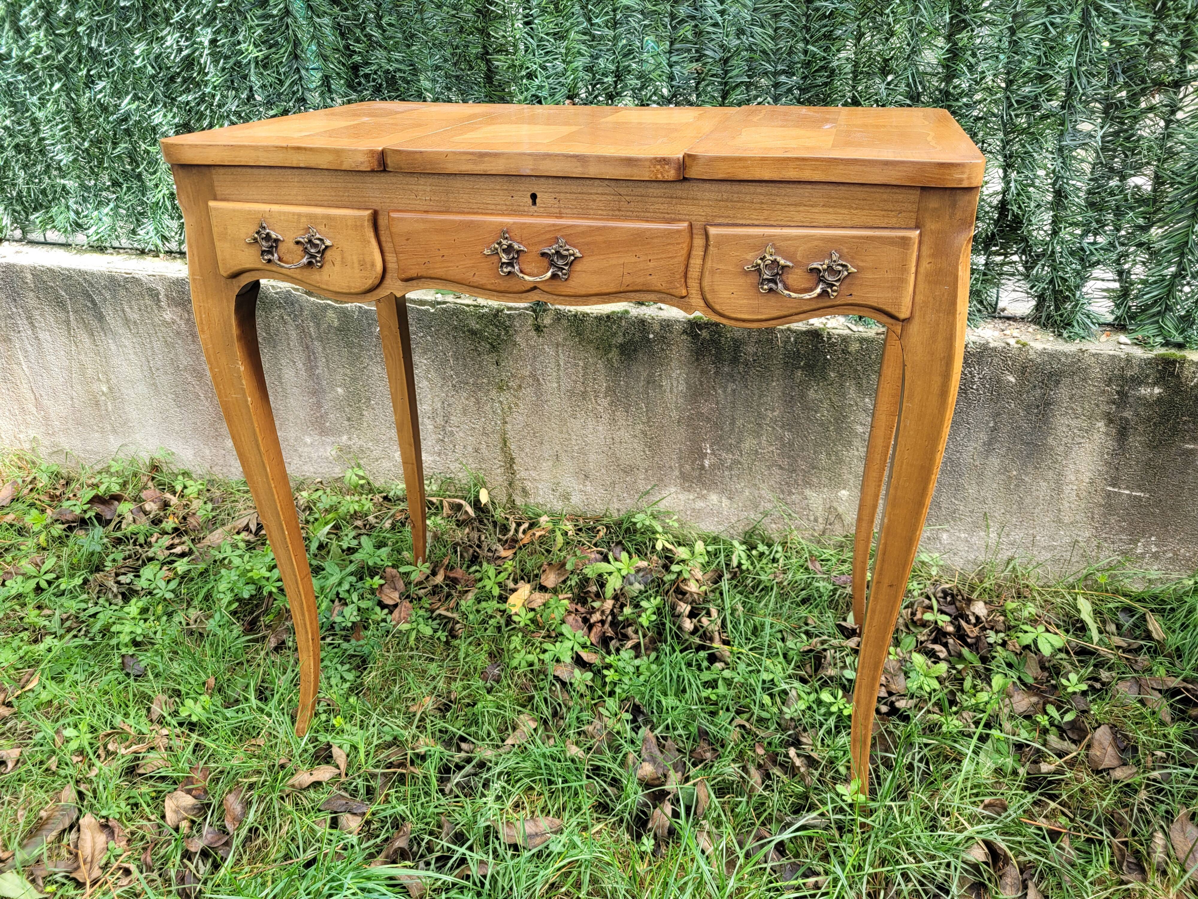 Louis XV style dressing table in veneer wood and marquetry