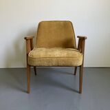 Fauteuil moderne du milieu du siècle restauré en tissu velours jaune et cadre en bois clair