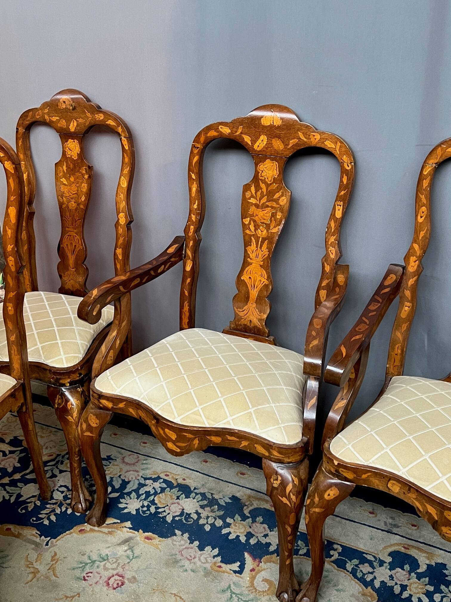 Ensemble de deux fauteuils et six chaises XVIIIe siècle.