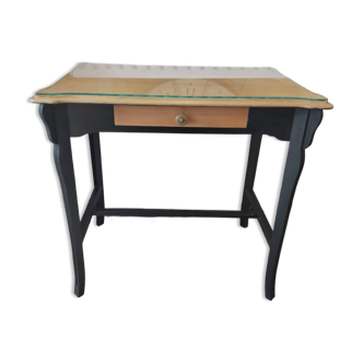 Console revamped in wood and black – chic country style – with glass top.