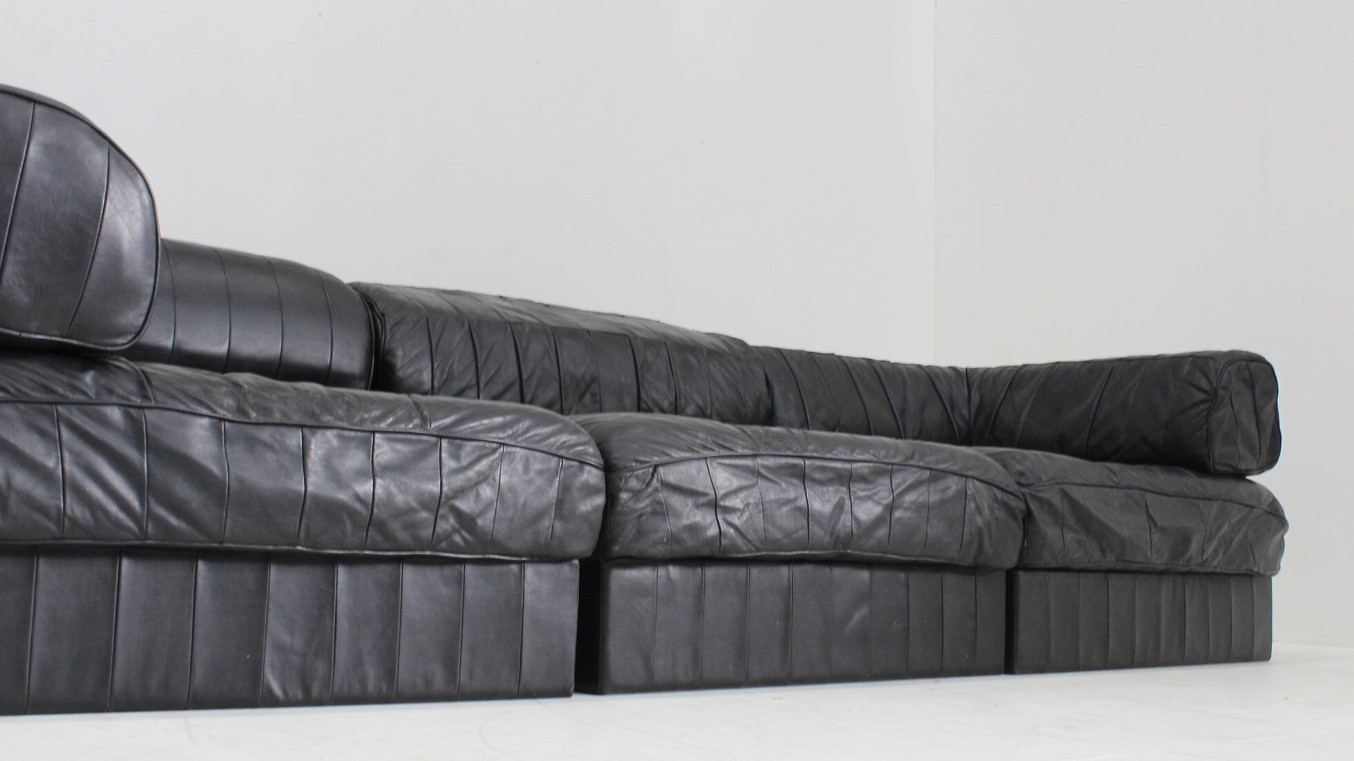 De Sede DS 88 modular sofa black leather patchwork Switzerland 1970s