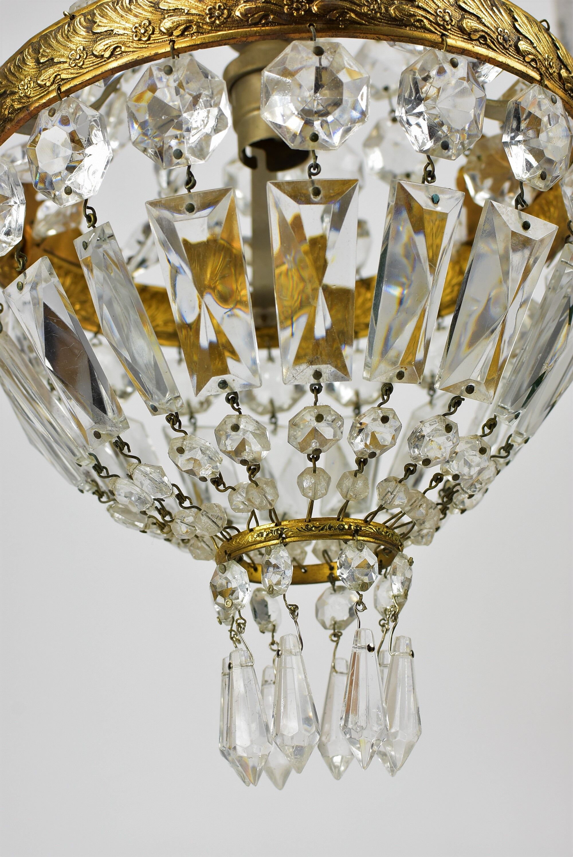 Chandelier vintage brass and glass grapevine