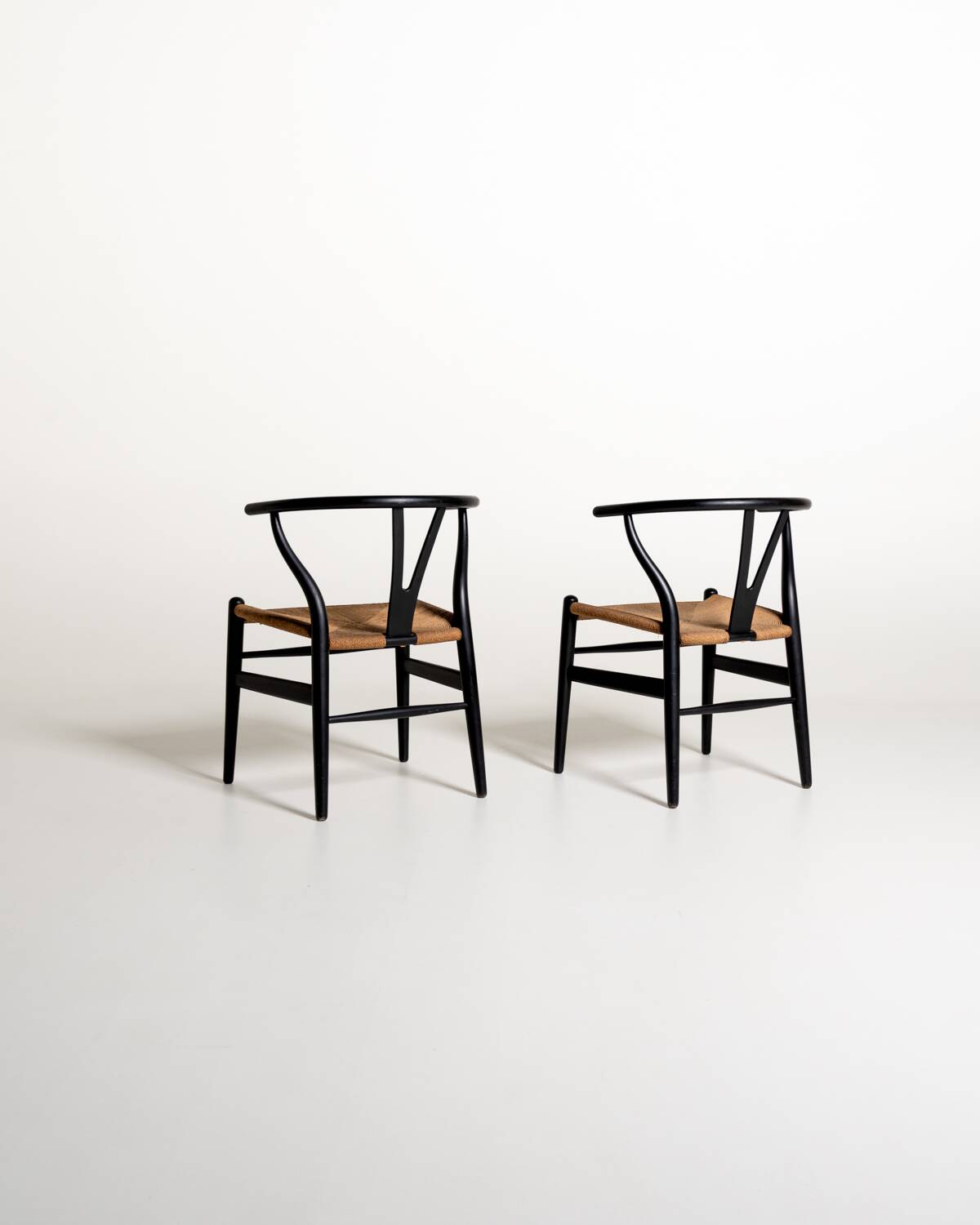 Ensemble de 2 chaises "Wishbone Chair" "CH24" par Hans J. Wegner, 1950