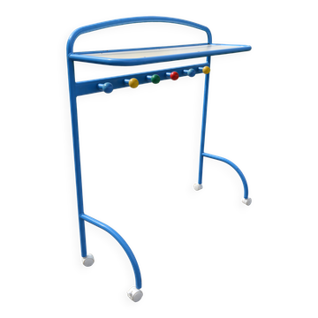 Etagère et patères d'école sur roulettes