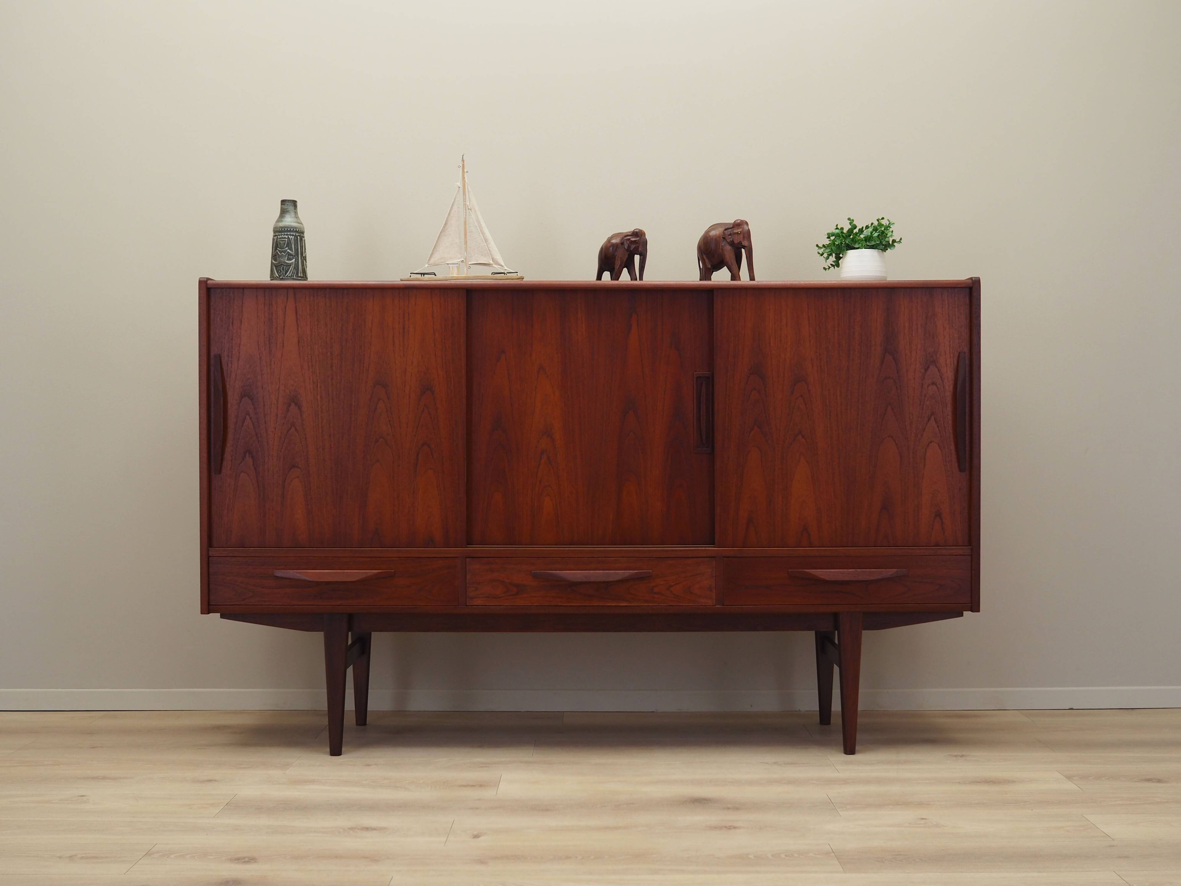 Buffet haut en teck, design danois, années 1970, fabriqué par ES Møbler