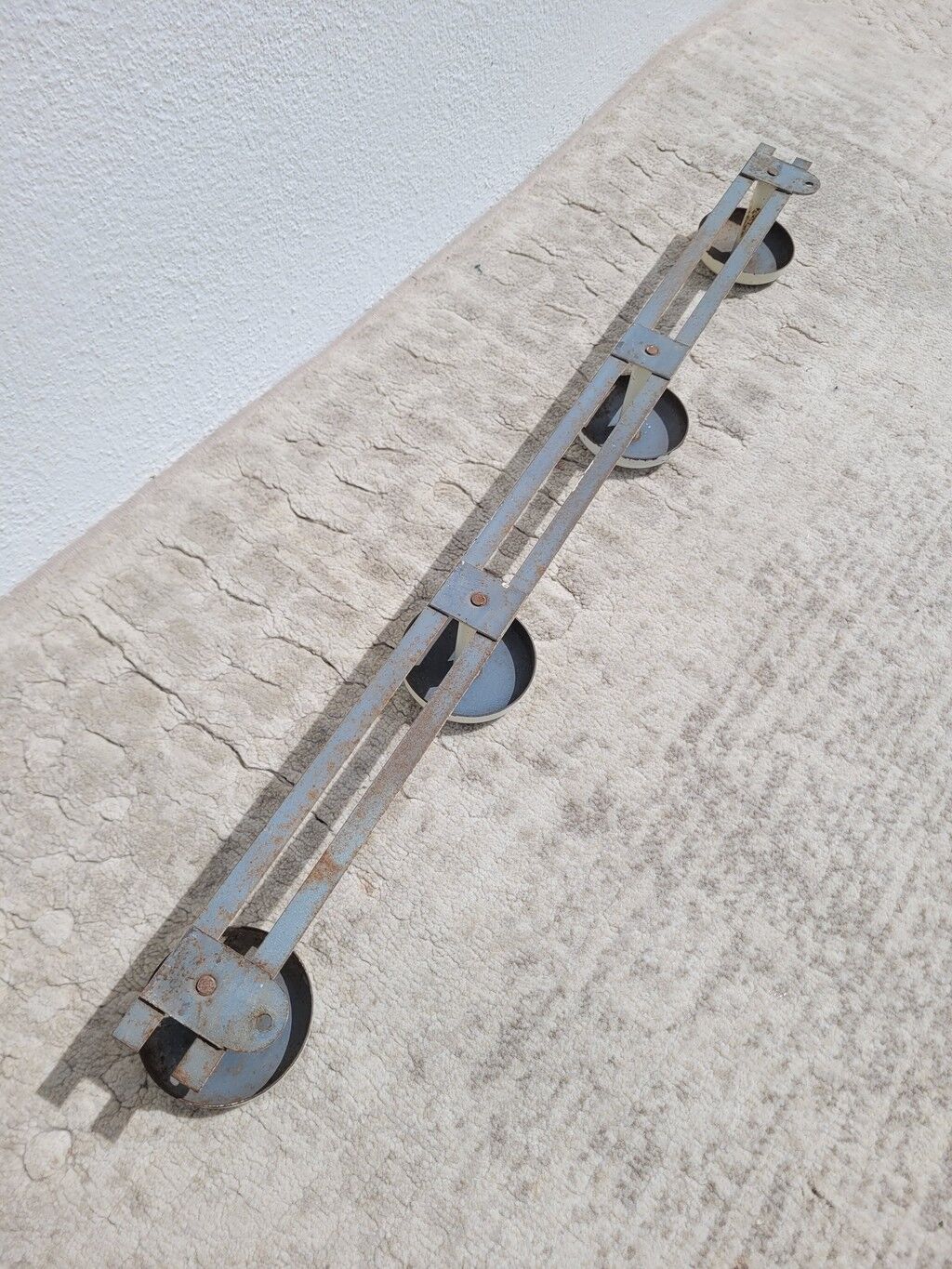 Vintage cream metal wall coat rack 4p