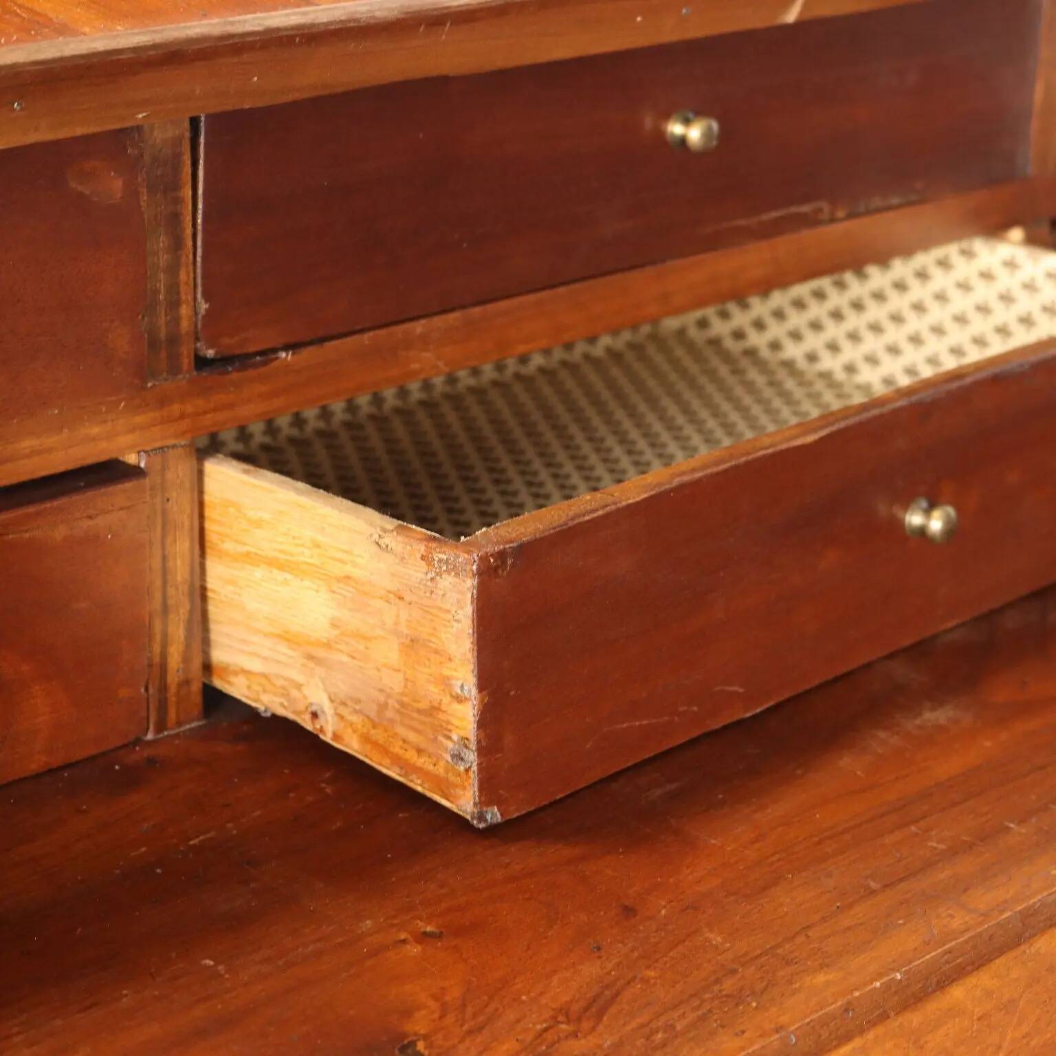 Cabinet baroque ancien en noyer à 4 tiroirs, Italie XVIIIe siècle