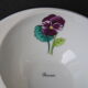 Set de 6 tasses et sous-tasses en porcelaine de Limonges NBD, enluminées à la main, motifs fleuris