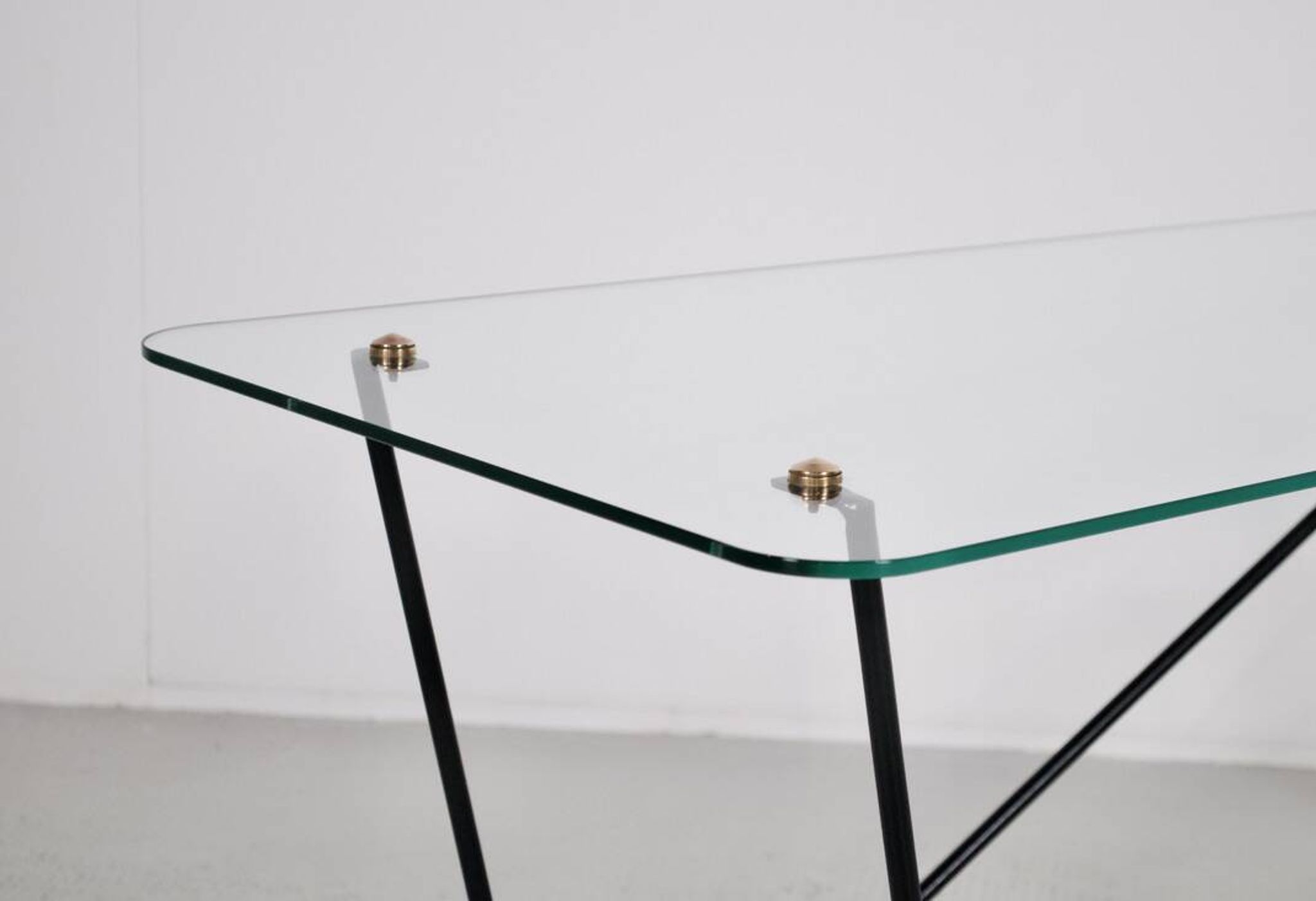 Table basse verre et acier années 50' forme libre
