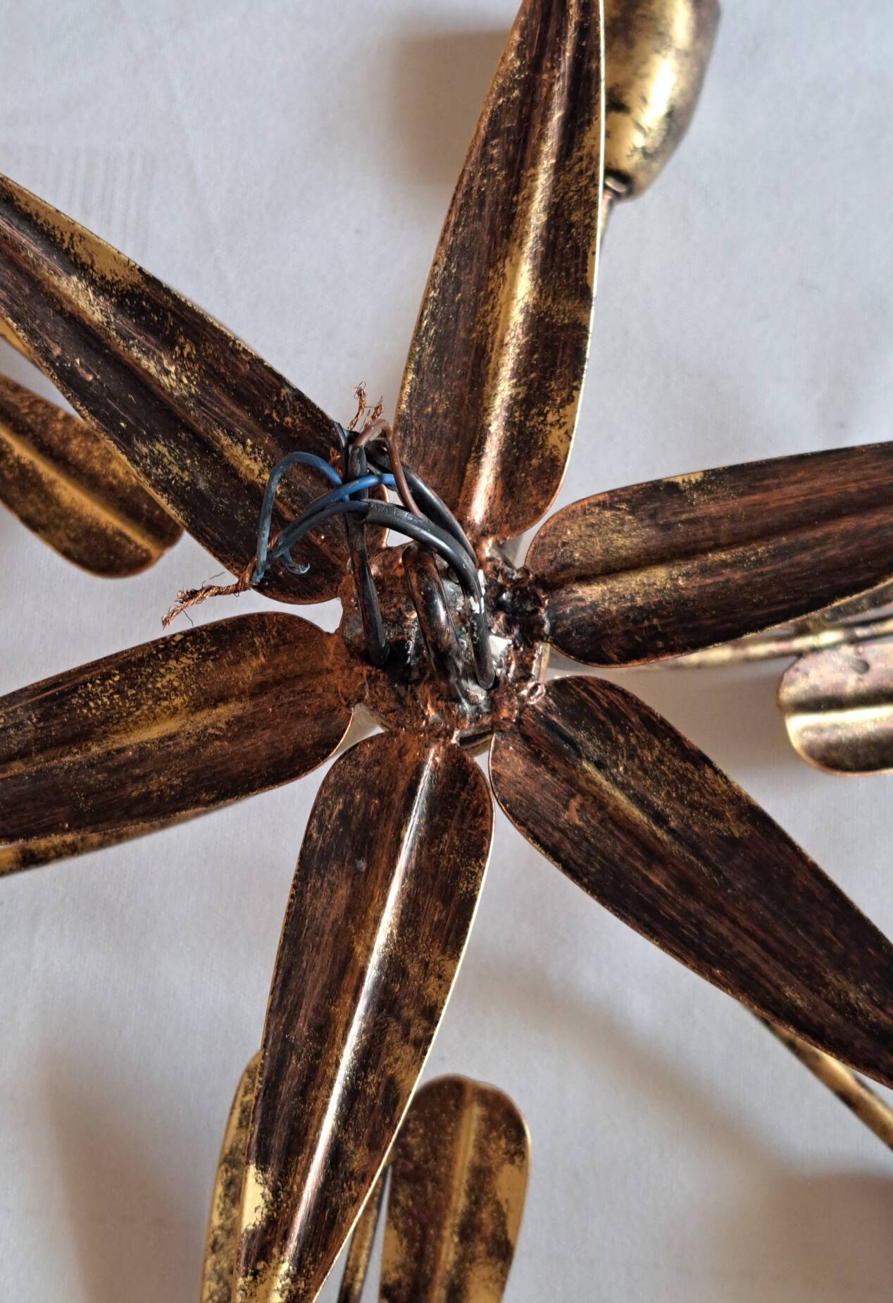 Plafonnier, applique feuille en métal doré