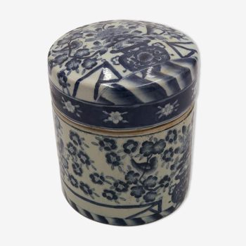 Pot chinois ancien en porcelaine blanc bleue