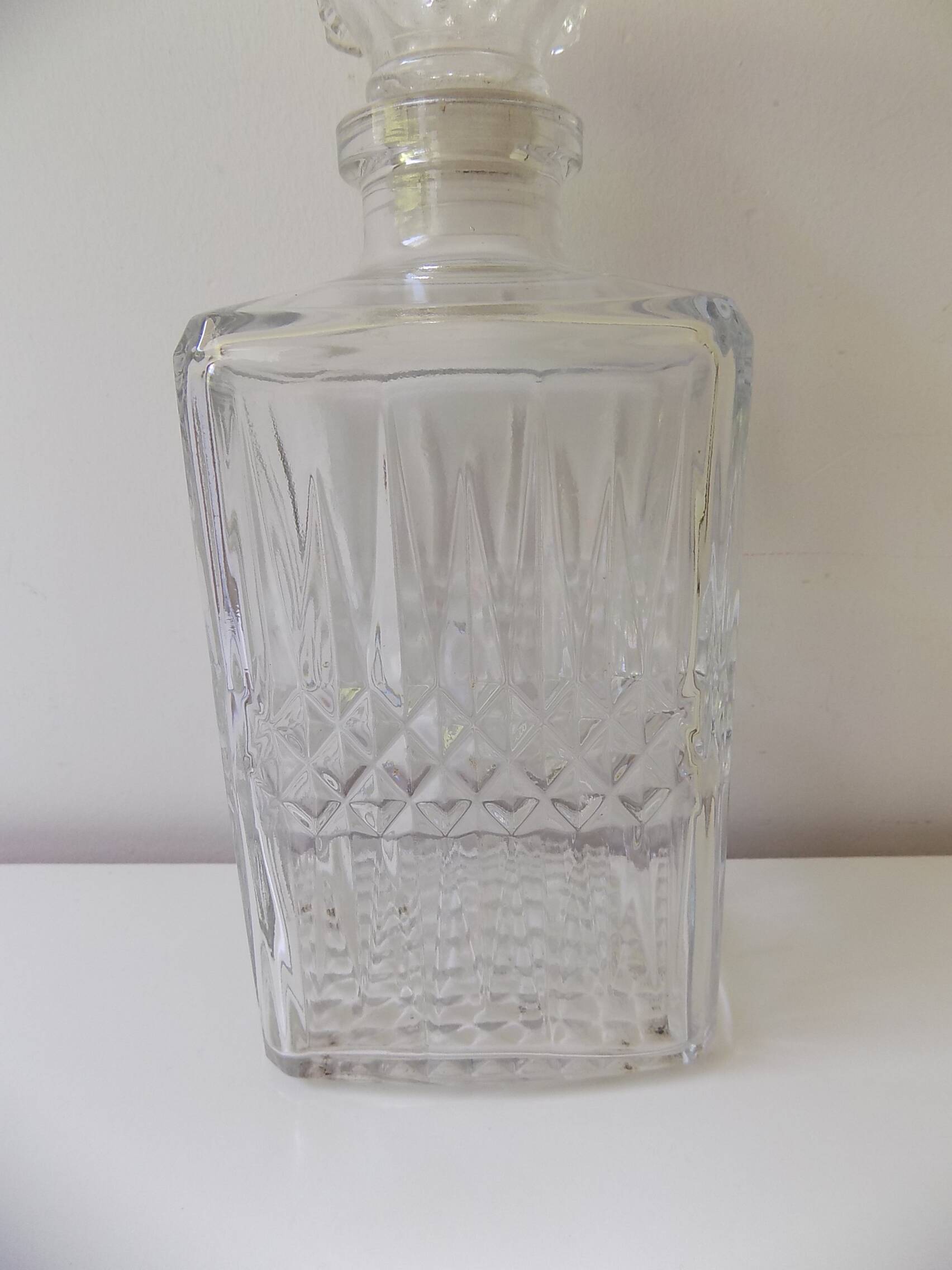 Whiskey decanter with glass stopper (22.5cm) 1970s