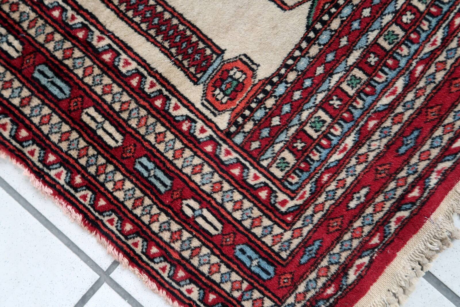 Tapis de prière vintage pakistanais Lahore fait main en laine – 60 x 93 cm