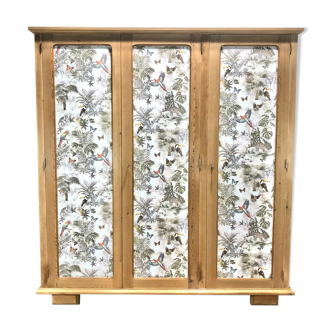 Three-door cabinet