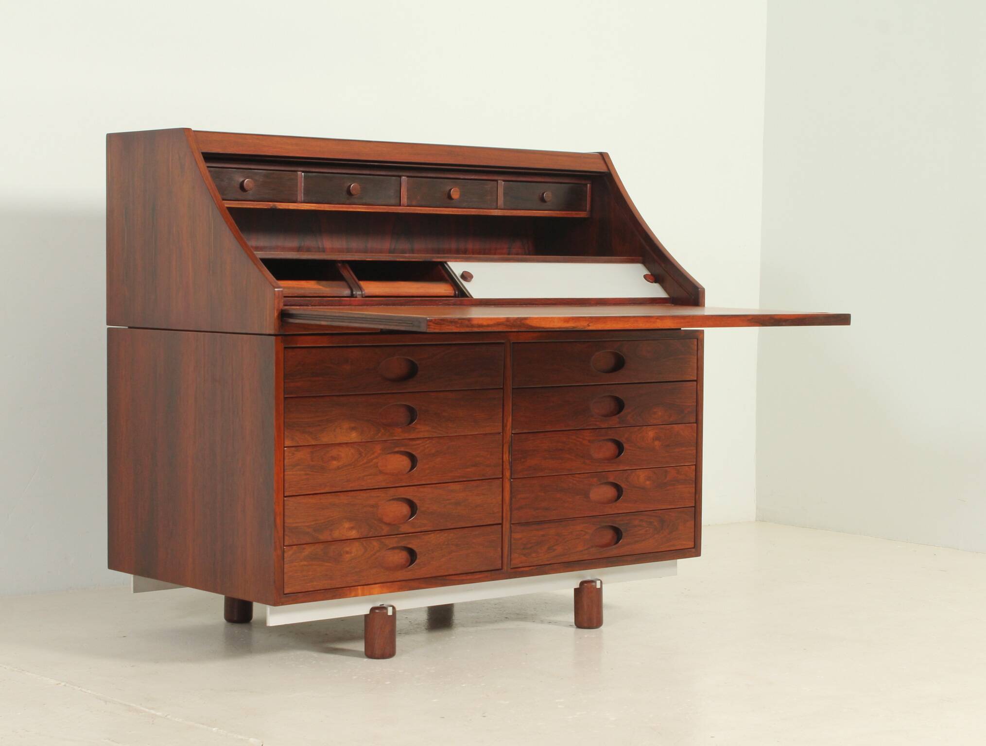 Rosewood secretary by Gianfranco Frattini for Bernini, Italy.