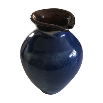 Ceramic vase with notch neck
