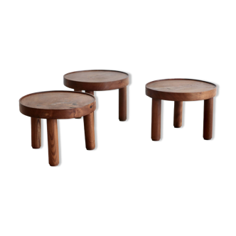 Un ensemble de trois petites tables rondes. Mado Jolain et René Legrand. France 1956