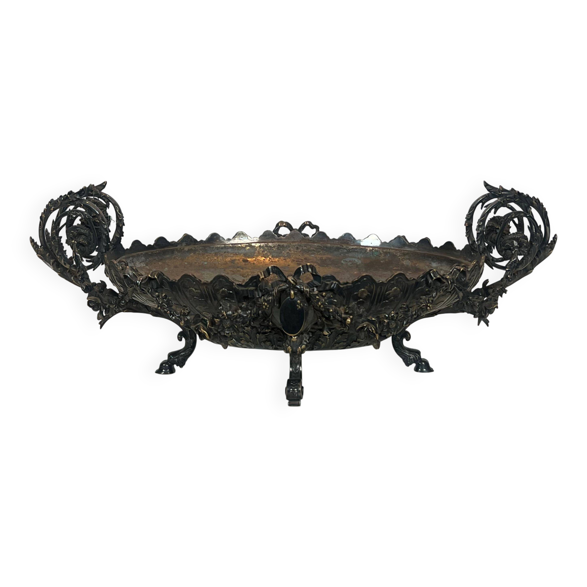 Especially a silver-plated metal table with engraving, signed.