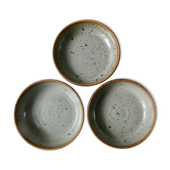 3 hollow sandstone plates signed Jean Louis Nigon