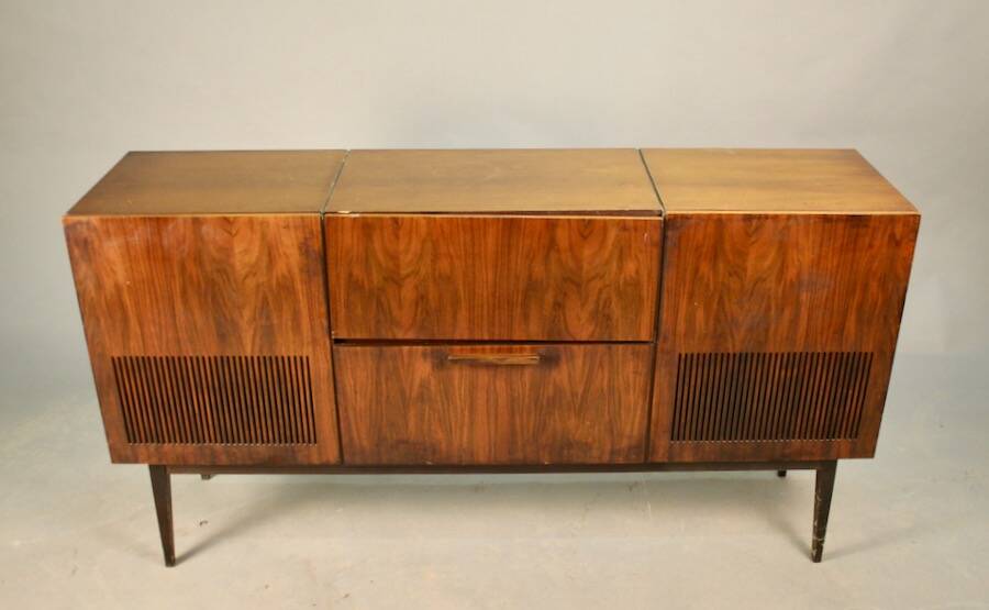 Vintage Schaub Lorenz Enfilade Hifi with its Two Speakers