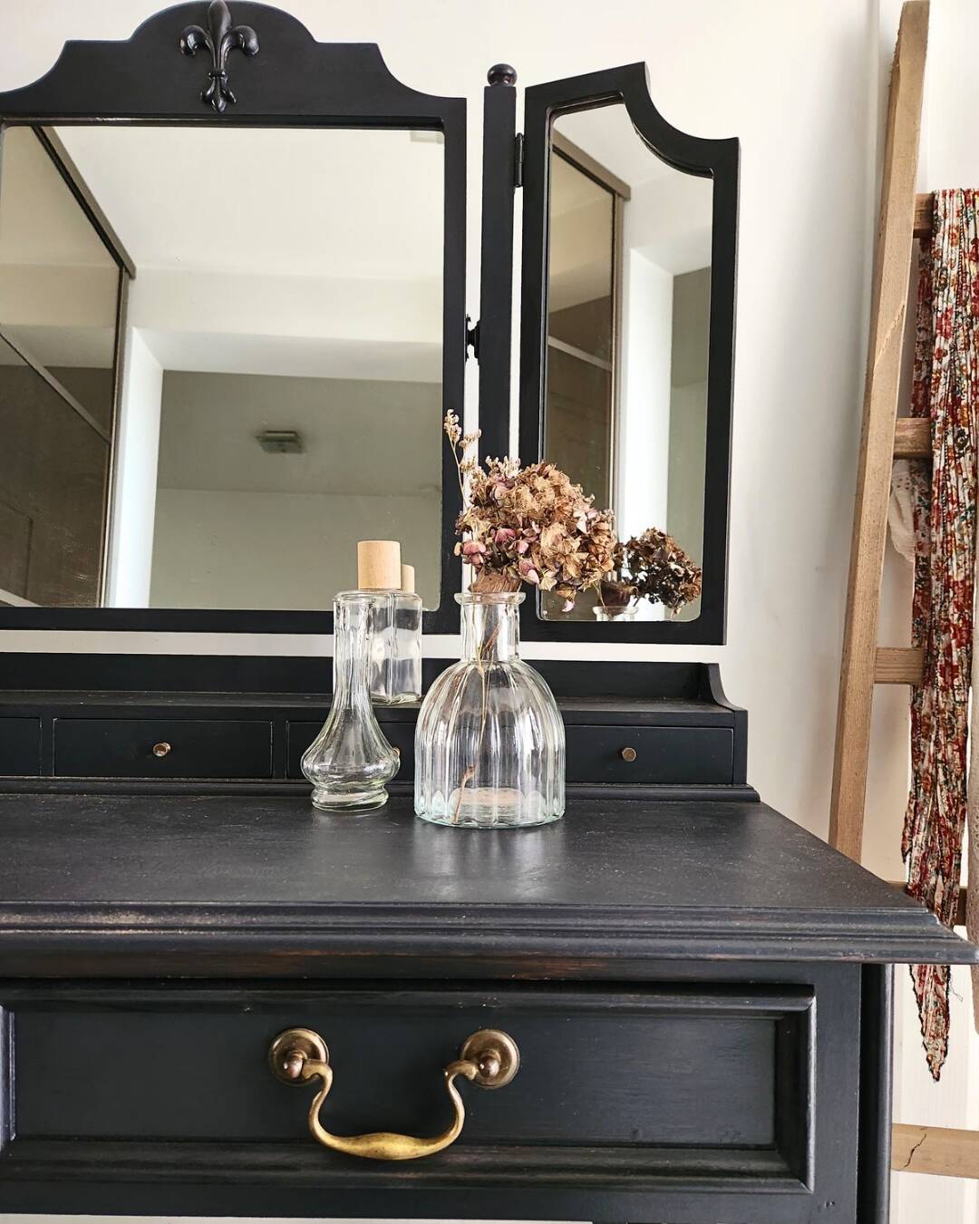 Antique dressing table