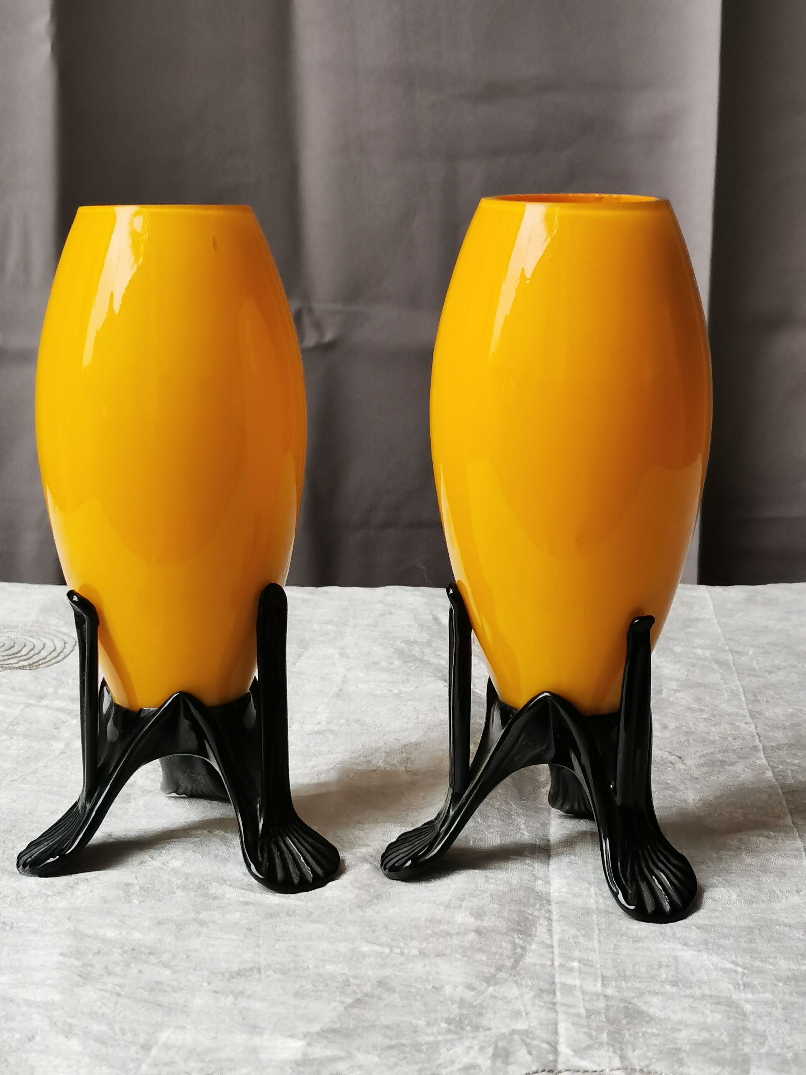 Pair of yellow vases "mickaël powolny and loetz"