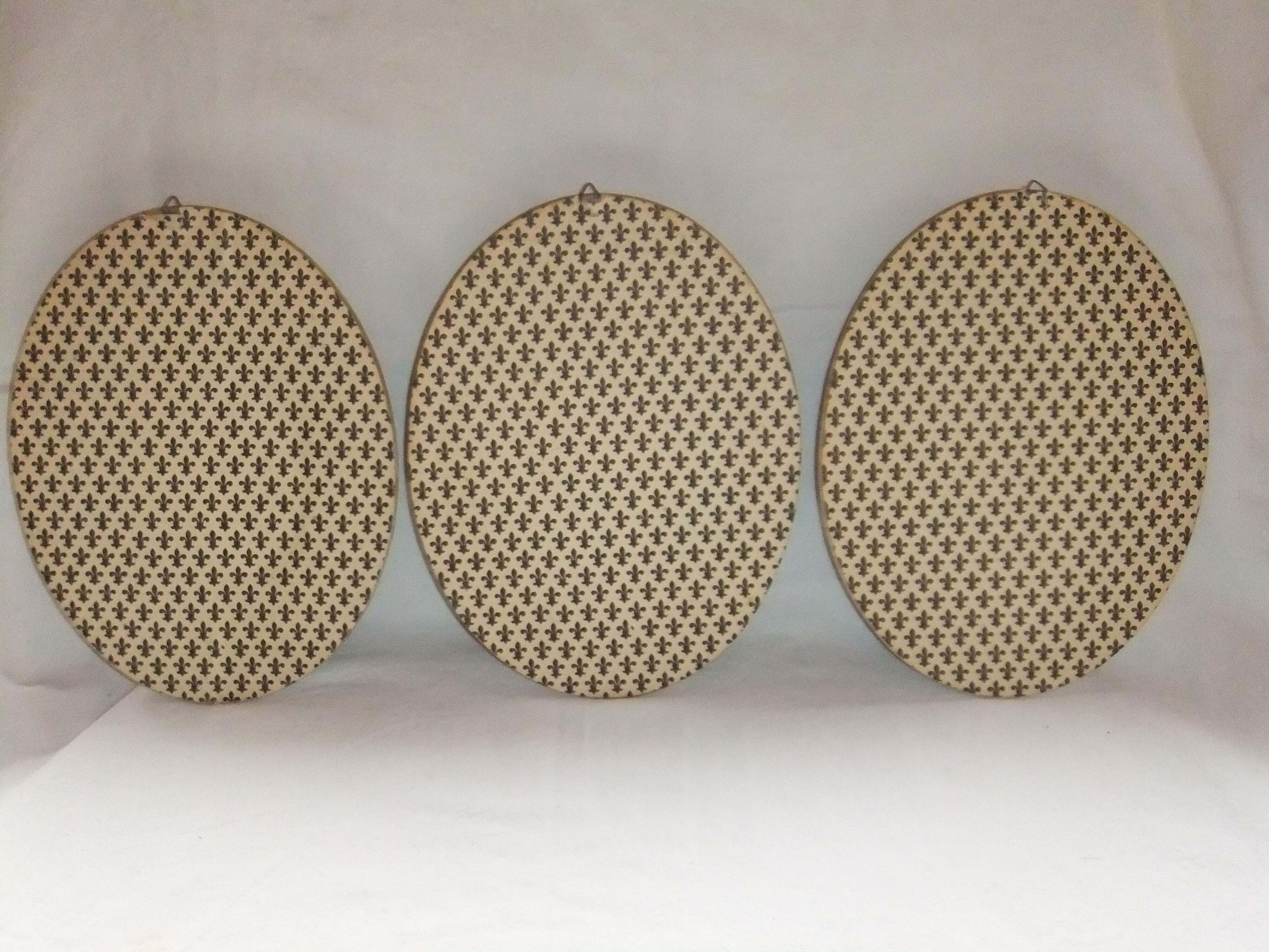 Table frame medallion old trades vintage decoration