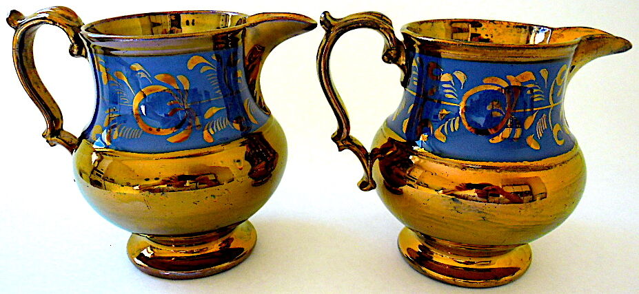 Paire de pichets en faïence lustrée du Staffordshire dite faïence de "Jersey"