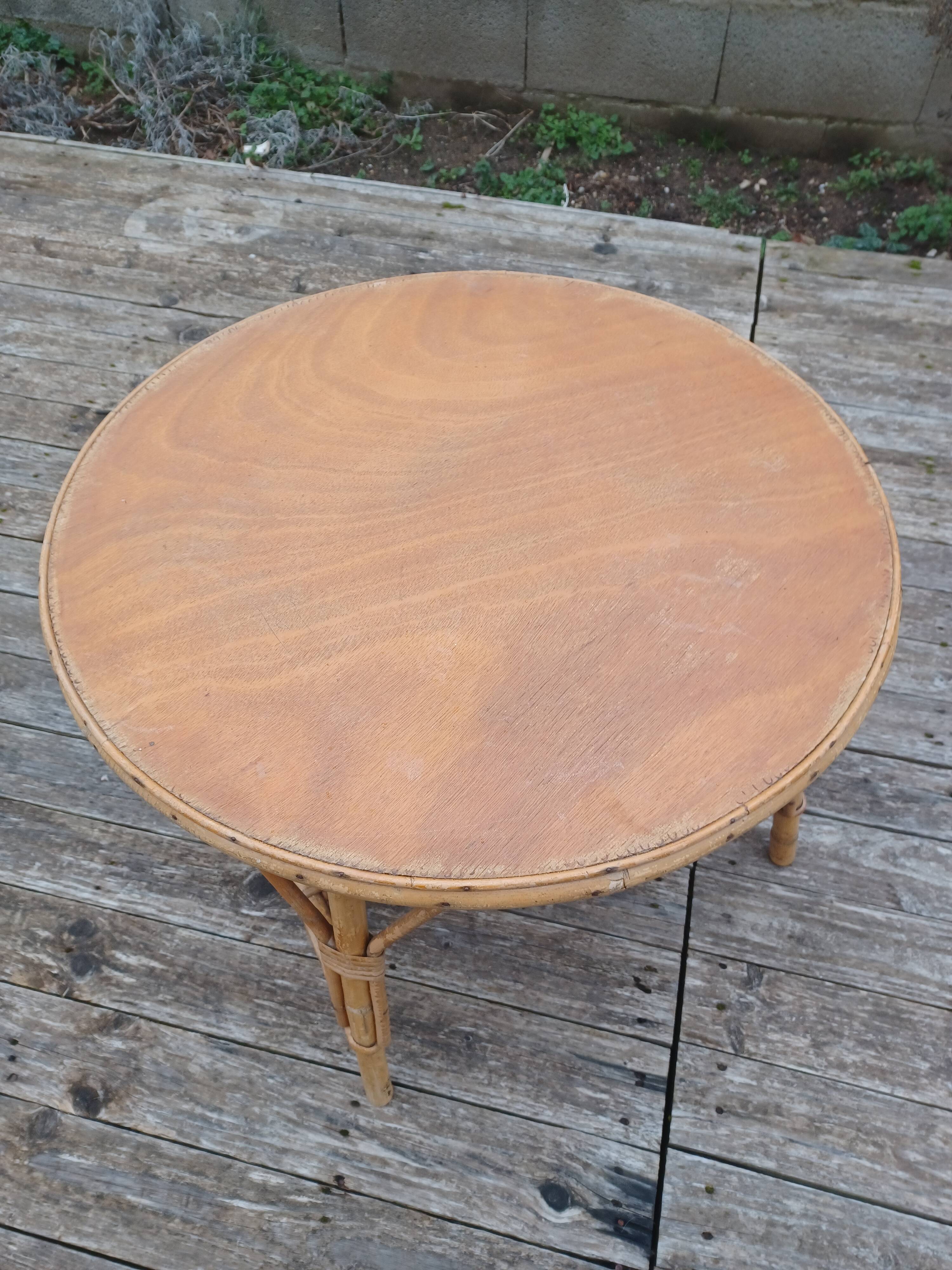 Vintage coffee table in bamboo and rattan.