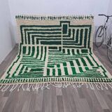 Handmade pure wool rug, traditional size 200 x 300 cm.