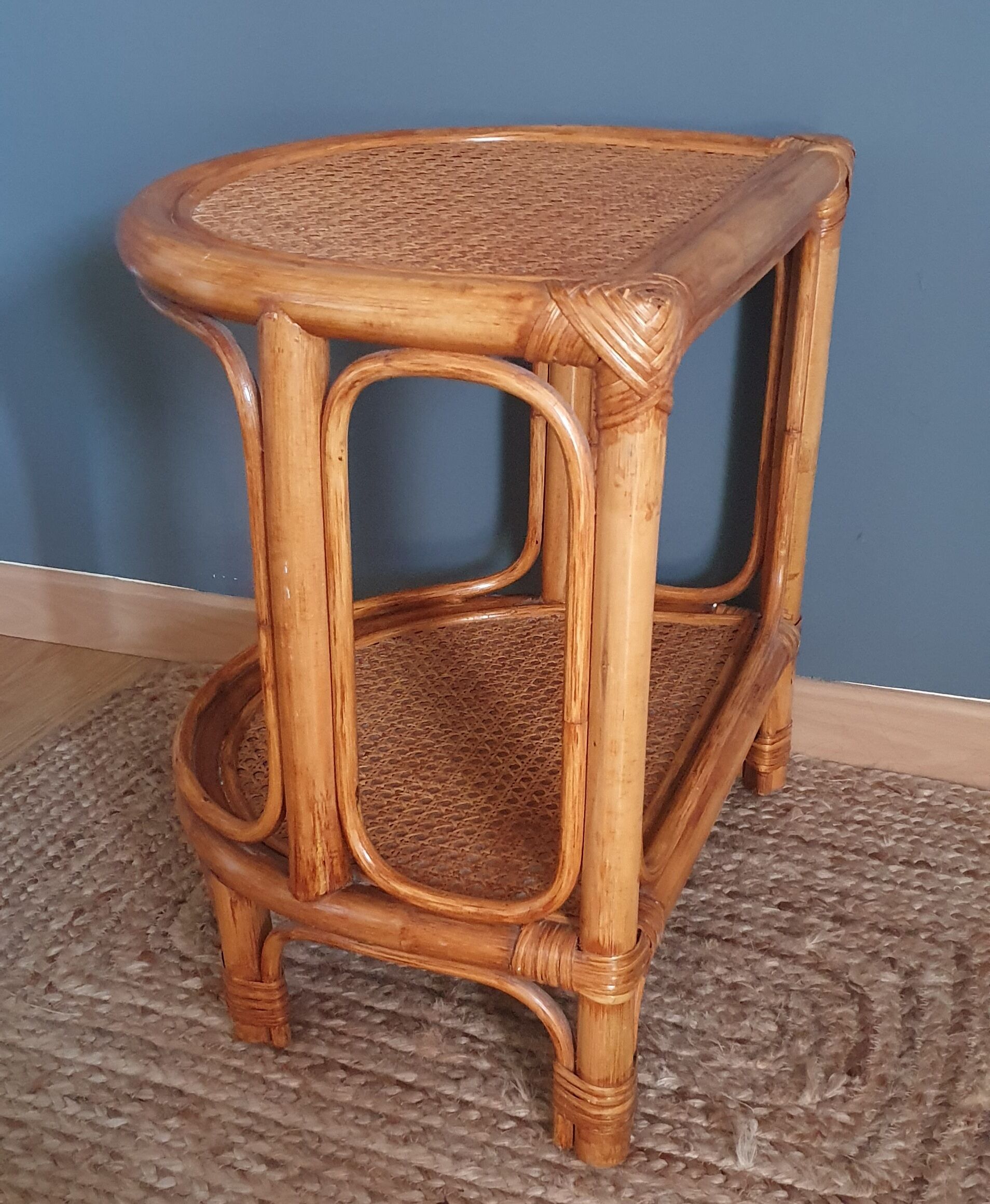 Etagère en rotin