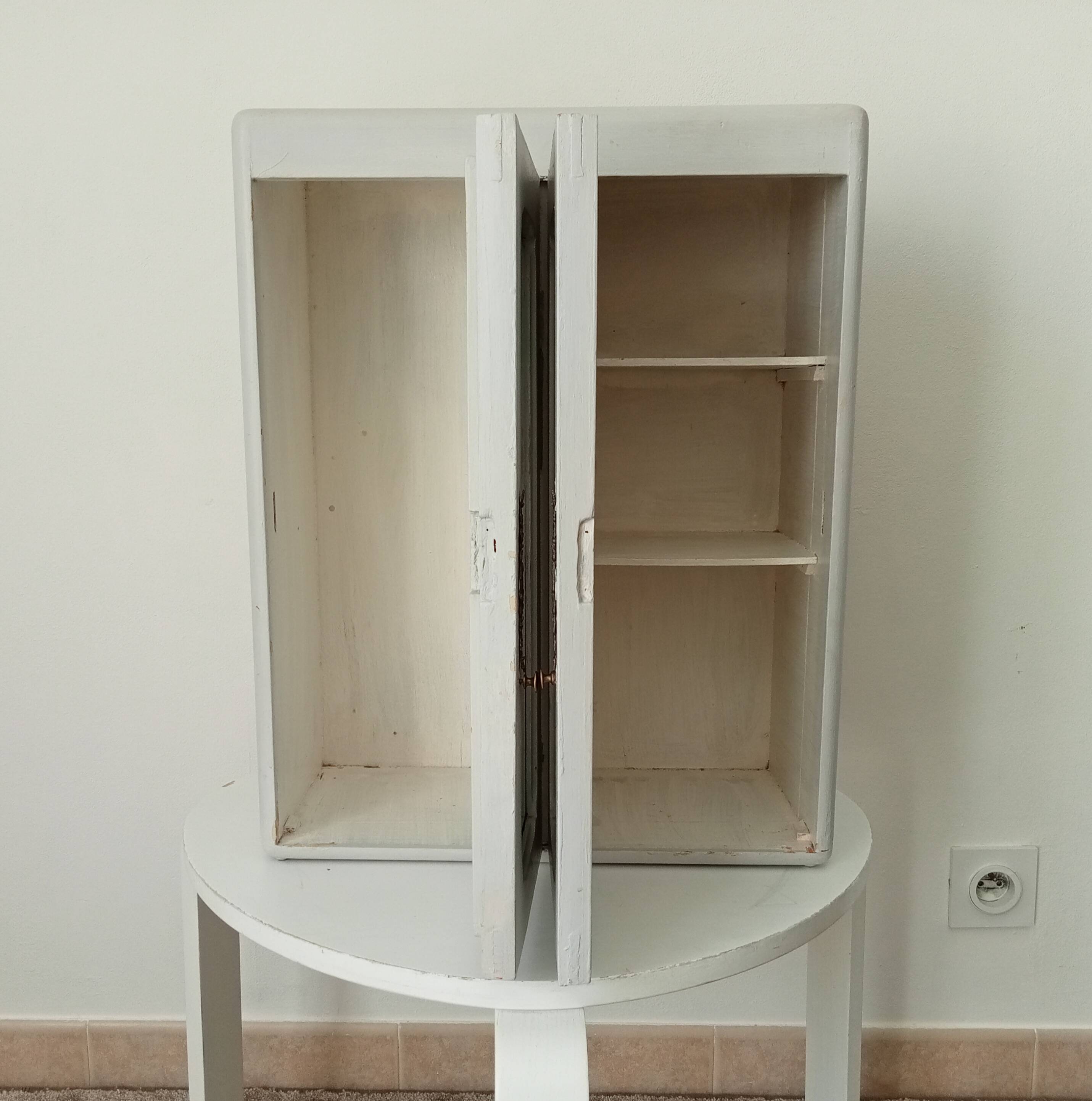 Art deco medicine cabinet from the 40s/50s