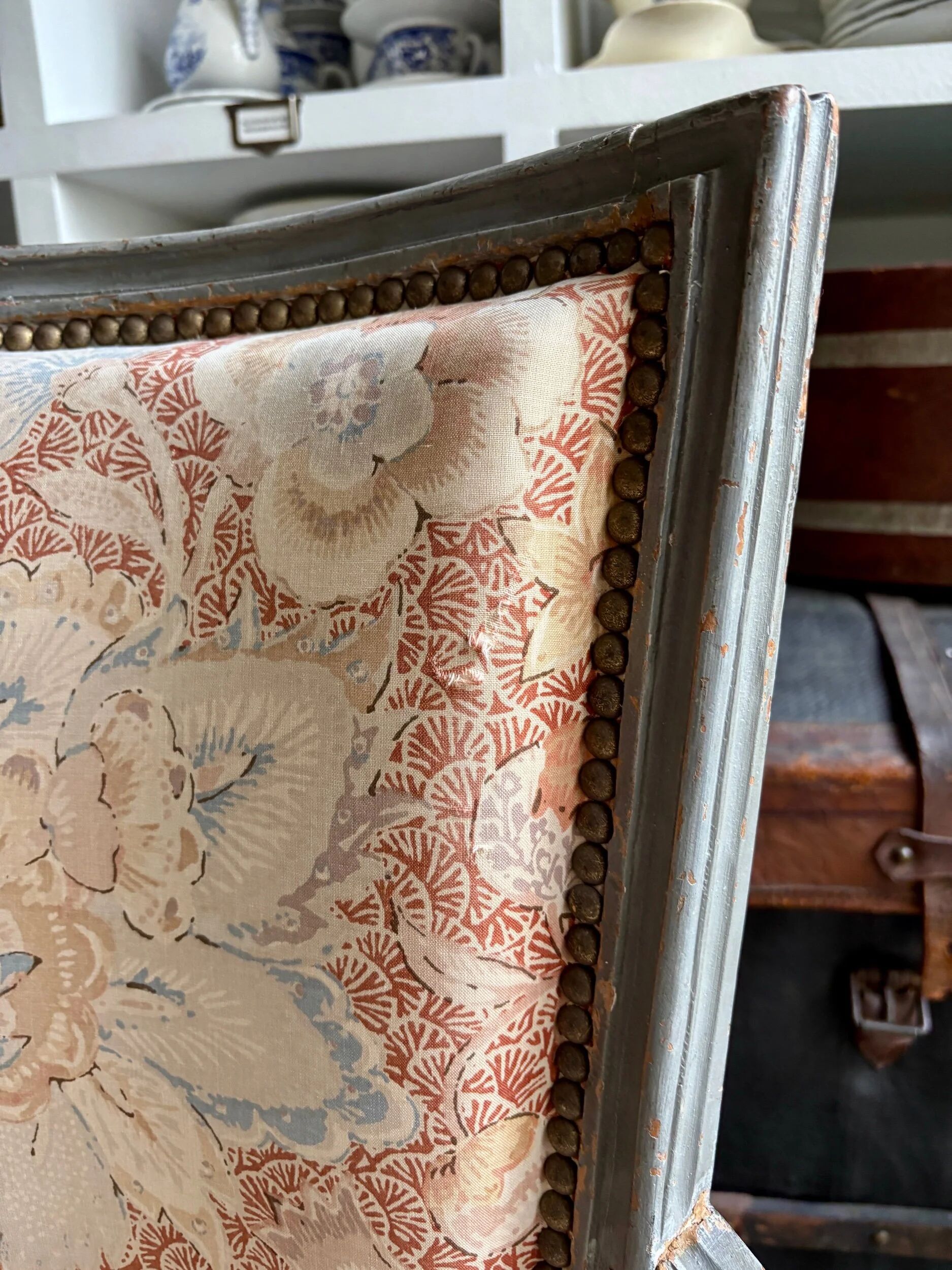 Fauteuil d'époque Louis XVI, tissus indienne n°2