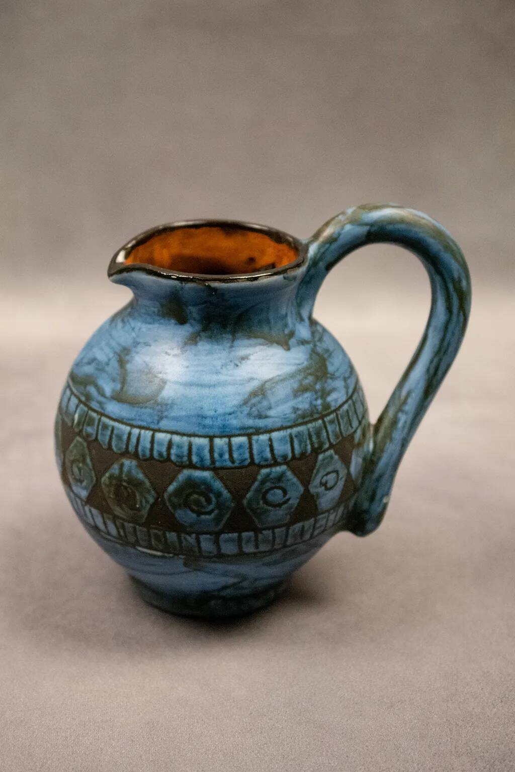 Blue ceramic pitcher with frieze by Jérôme Massier – Vallauris
