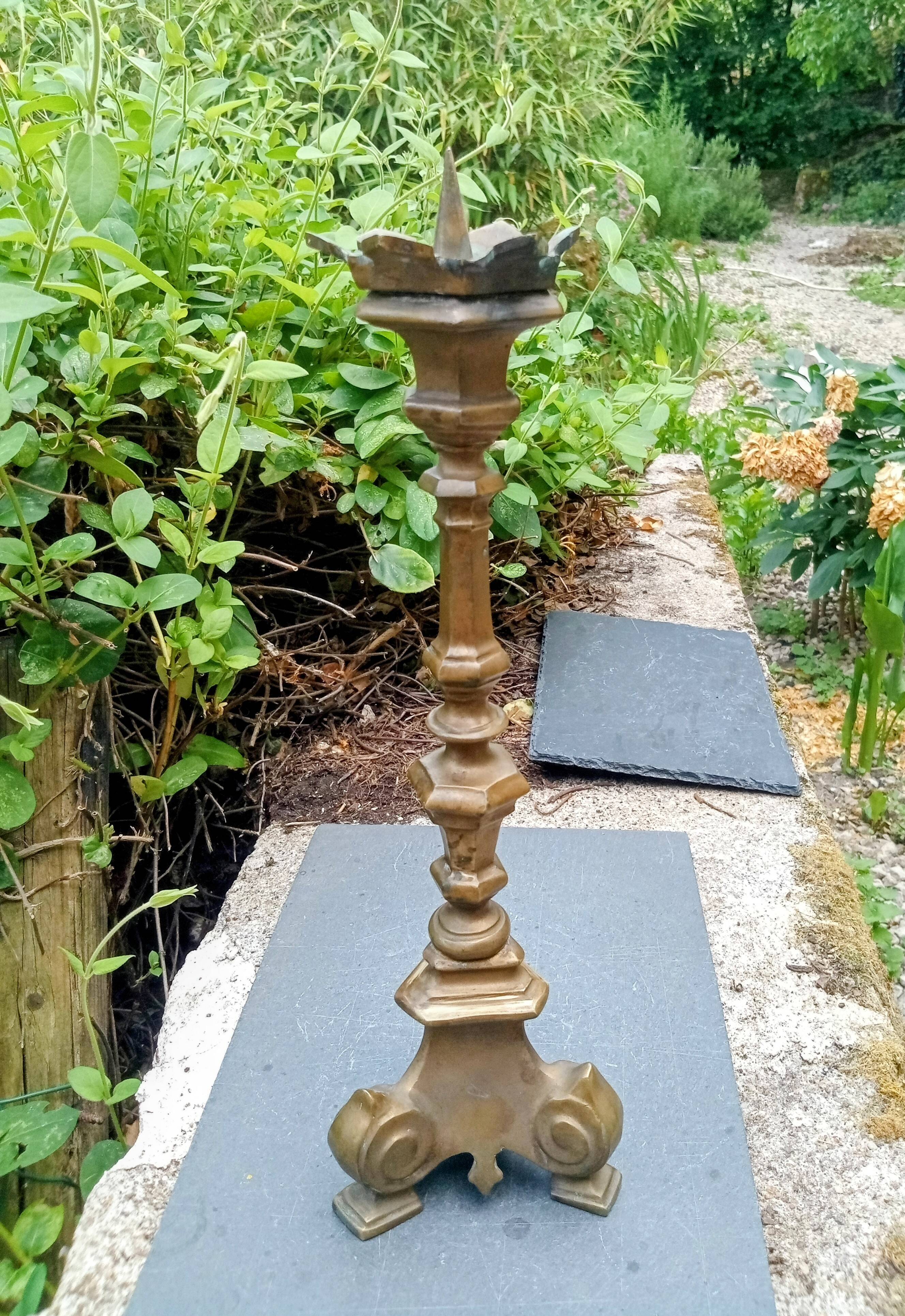 Pique cierge d'église en bronze XIXe siècle