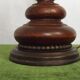 Lampe en bois et verre opalin
