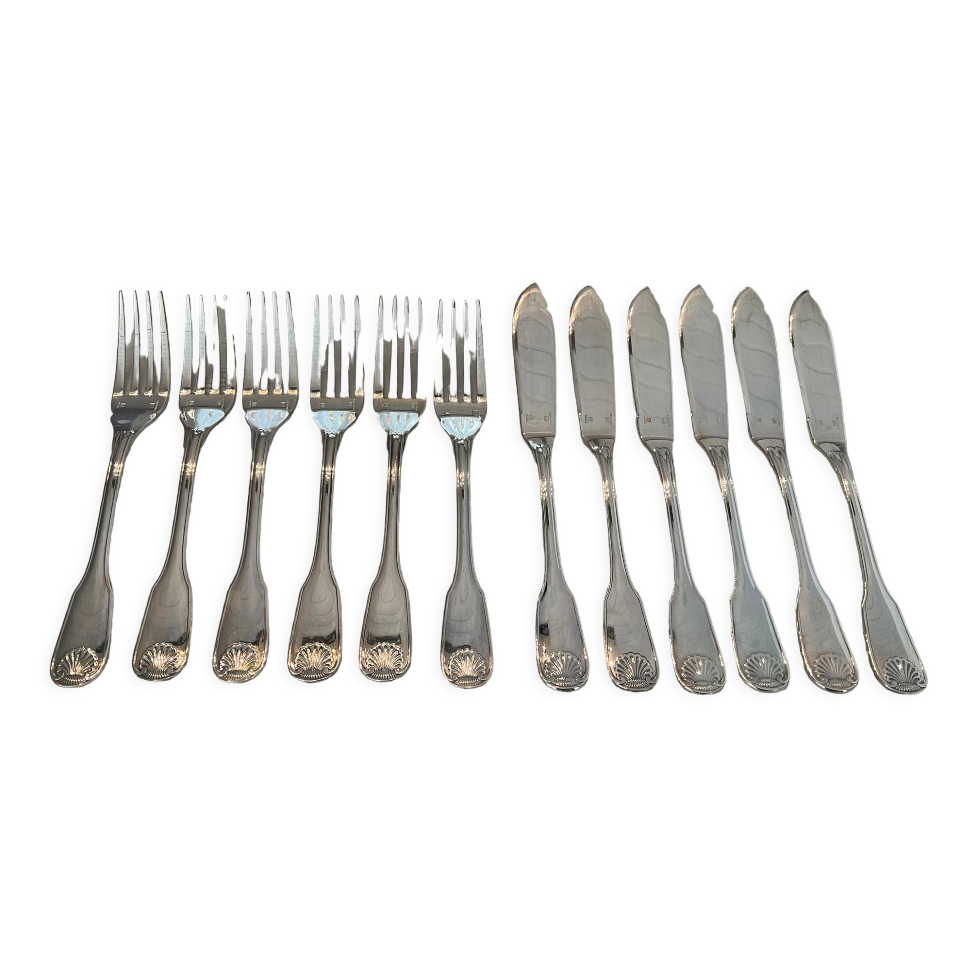 Set de 12 couverts à poissons Christofle modèle Vendome Coquille