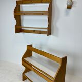 Duo d'étagères vaisselier de Charlotte Perriand