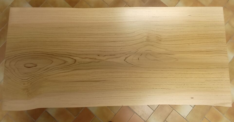 Table basse design en bois naturel